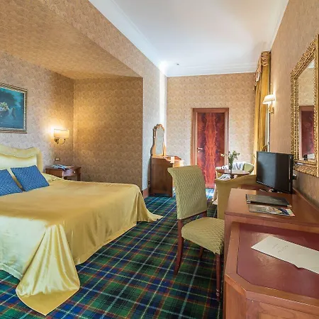 Hotell Torre Sant'angelo 4*